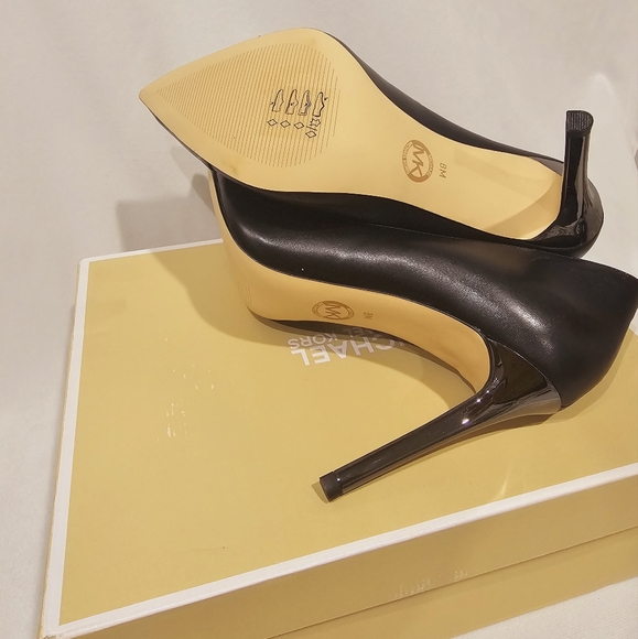 New Michael kors MK logo heels in size 8 - Picture 2 of 6